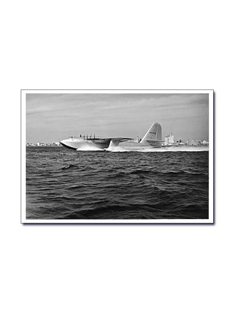 Carte postale noir et blanc - 34 - Spruce Goose, vol d'essai