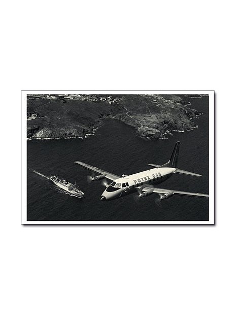 Carte postale noir et blanc - 30 - Potez 840-01 au-dessus de la baie de Collioure